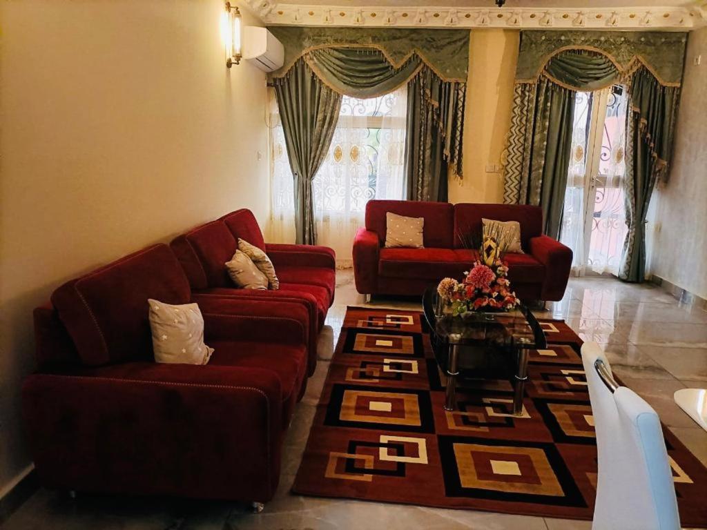 Residence Ambassa Etienne & Therese Яунде Екстер'єр фото