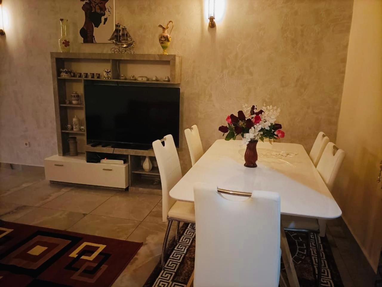 Residence Ambassa Etienne & Therese Яунде Екстер'єр фото