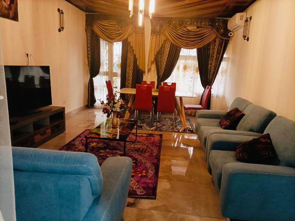 Residence Ambassa Etienne & Therese Яунде Екстер'єр фото